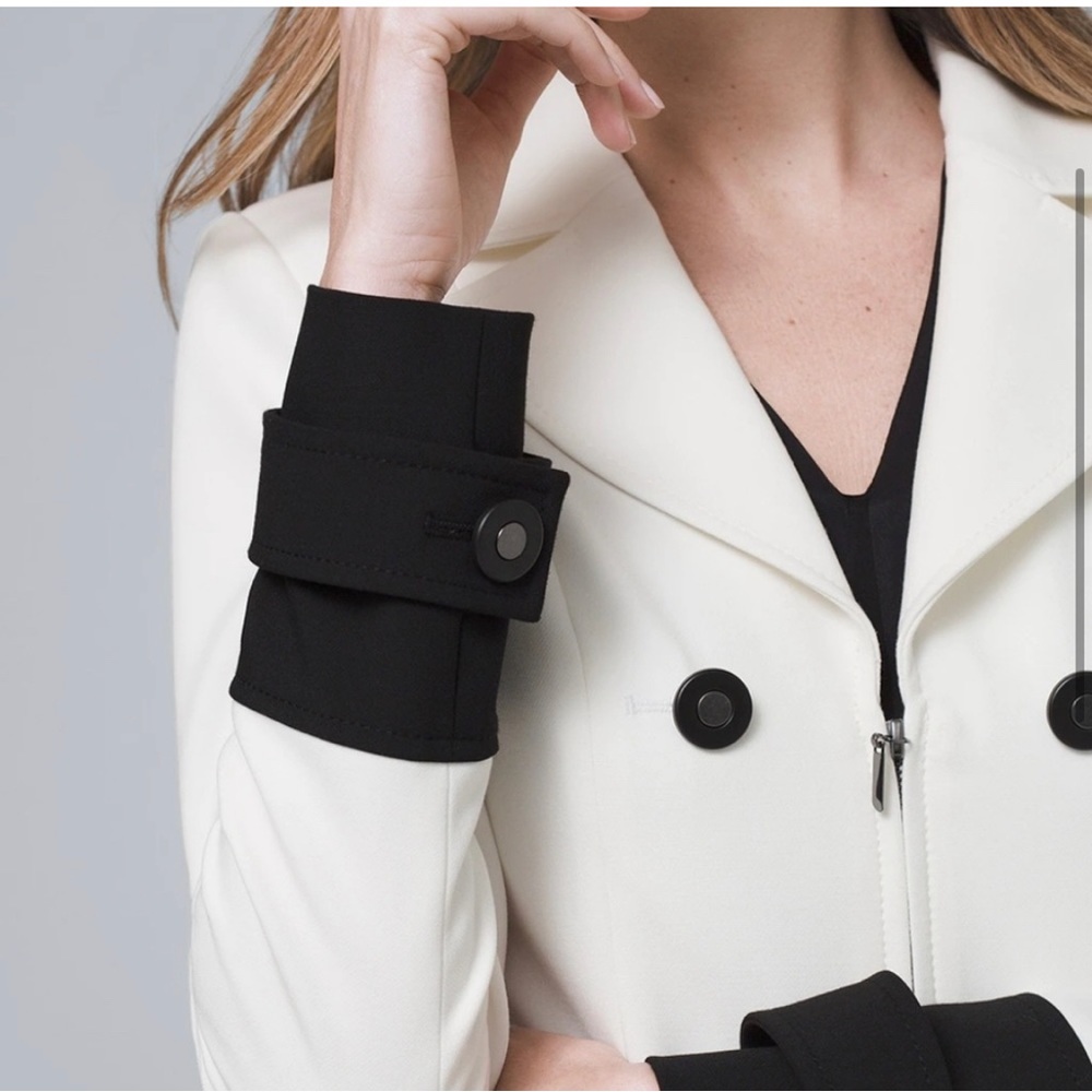 NEW White House Black Market Ecru/Black Colorblock Coat S